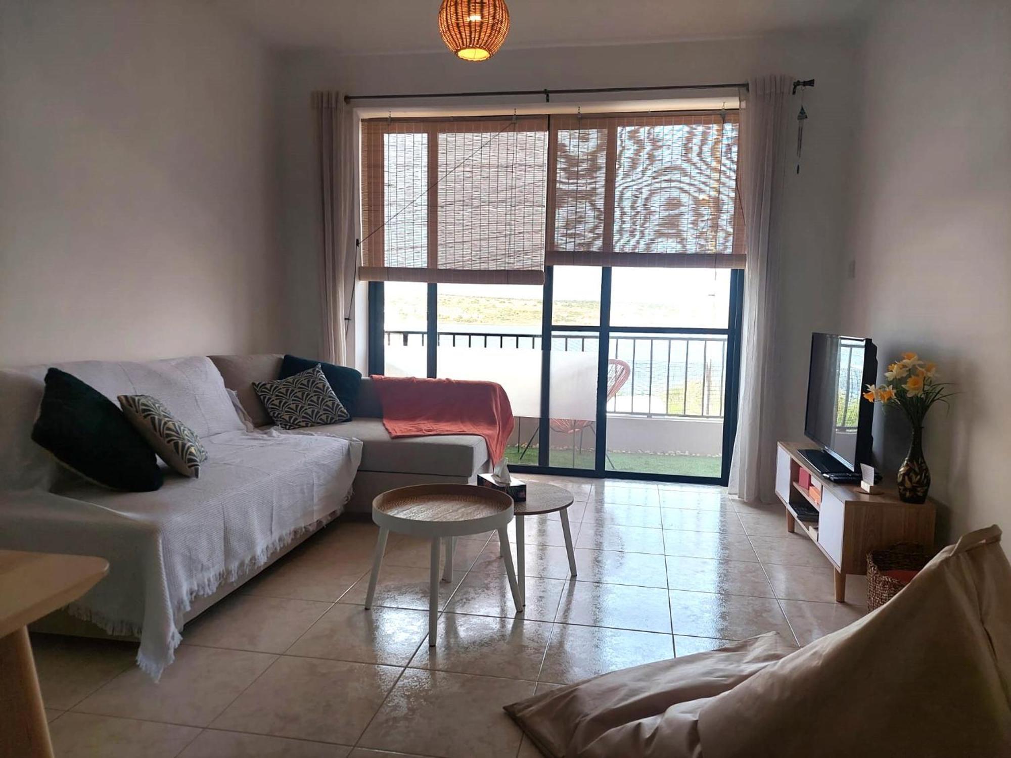 מליאהה Seaside Serenity - A Lovely Apartment With Views מראה חיצוני תמונה