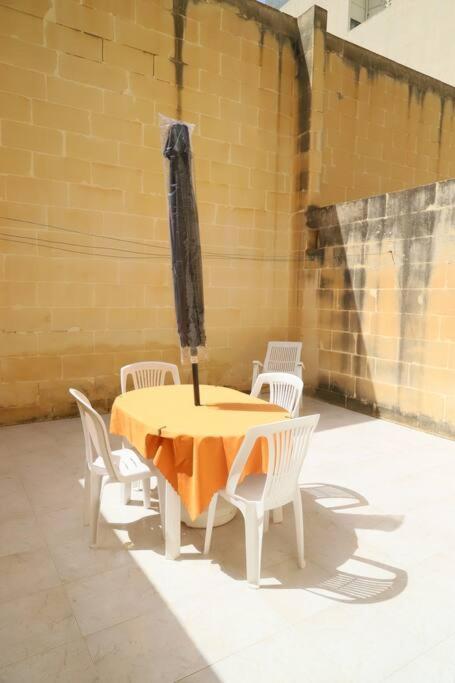 מליאהה Seaside Serenity - A Lovely Apartment With Views מראה חיצוני תמונה